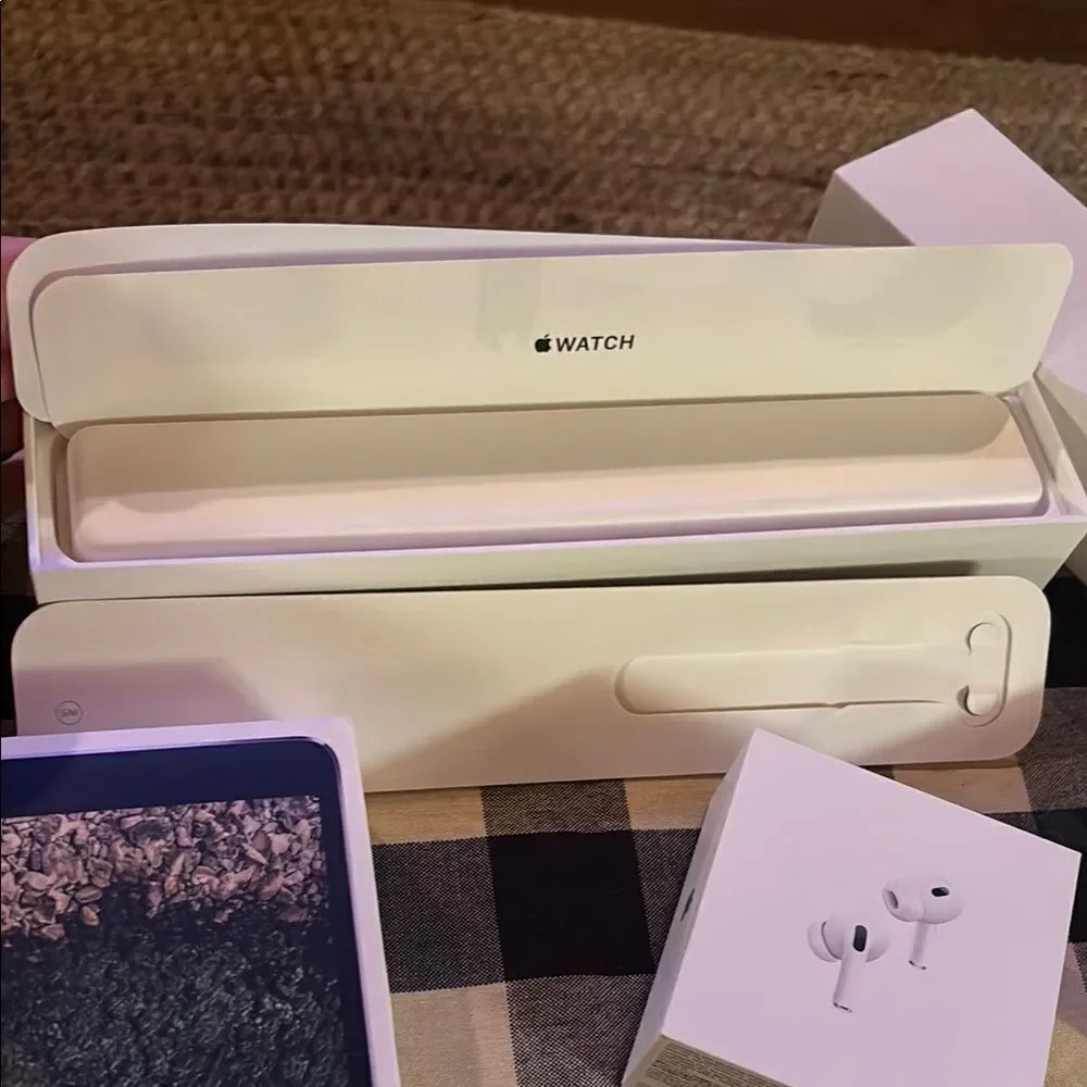 Apple products Boxes ONLY ‼️ with Black Apple Watch band